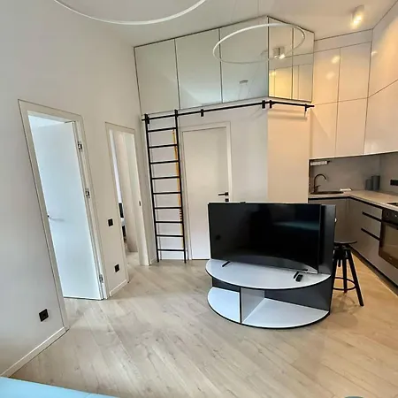 아파트 Domillion 2bdr New On Pilies St *